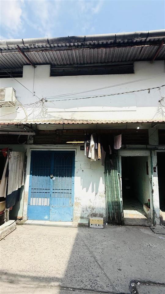 Bán gấp nhà hẻm 8m trường chinh. dt 4m x 13m. giá 4 tỷ 3
