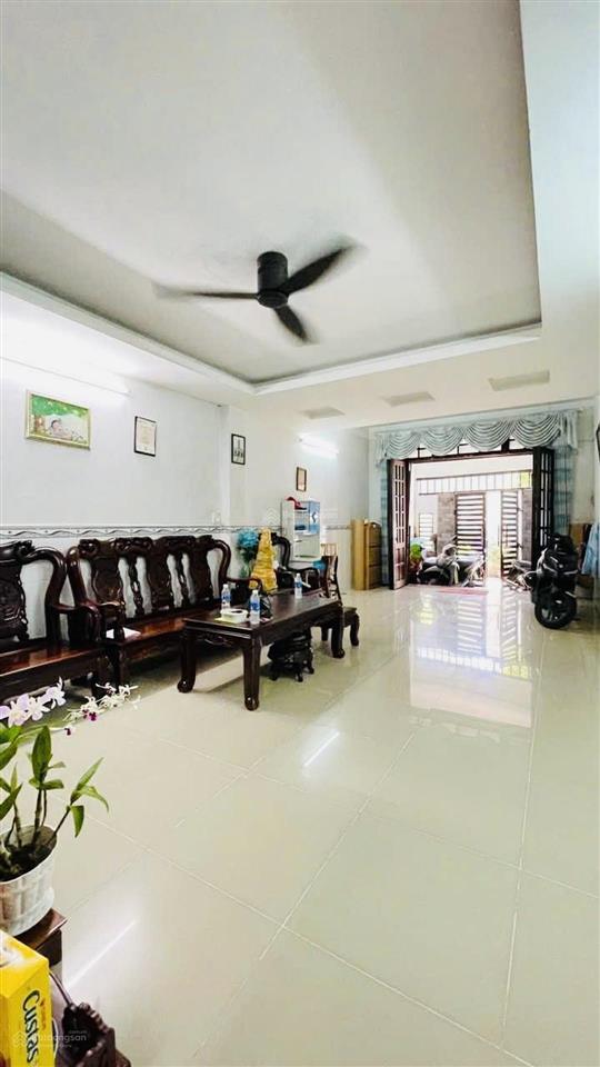 Bán gấp nhà 1 trệt 3 lầu 4m x 20m. hẻm xe hơi ra trường chinh. giá 6 tỷ 5