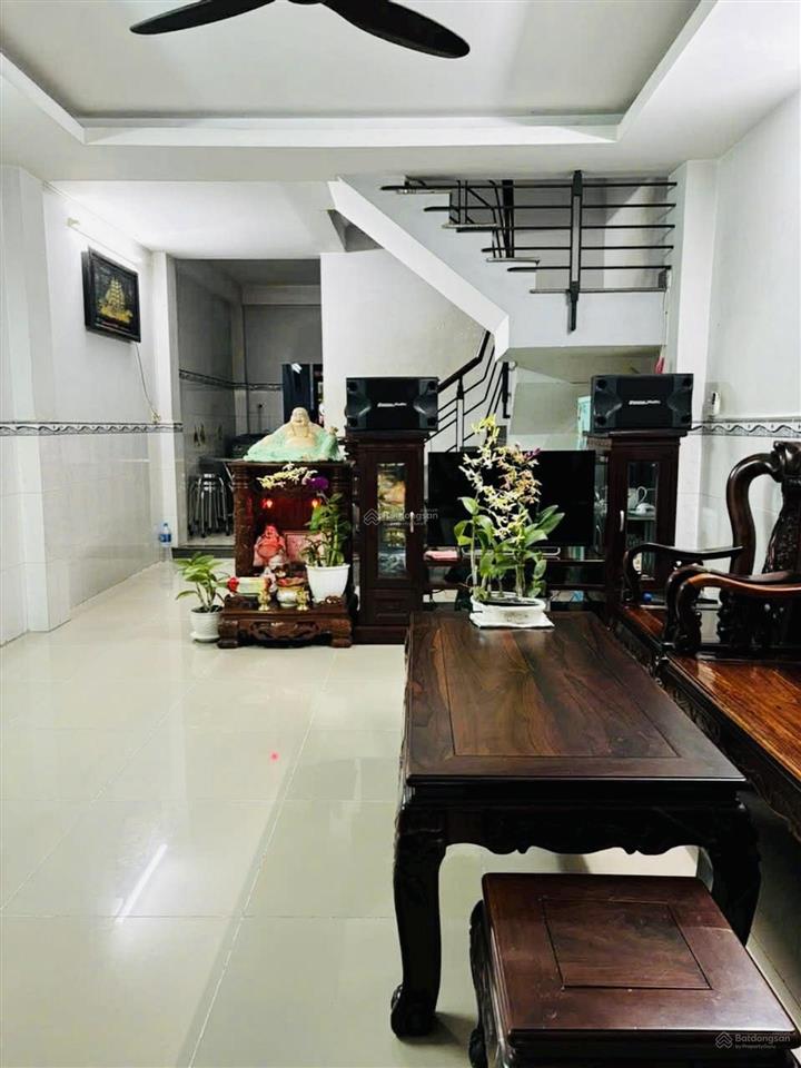 Bán gấp nhà 1 trệt 3 lầu 4m x 20m. hẻm xe hơi ra trường chinh. giá 6 tỷ 5
