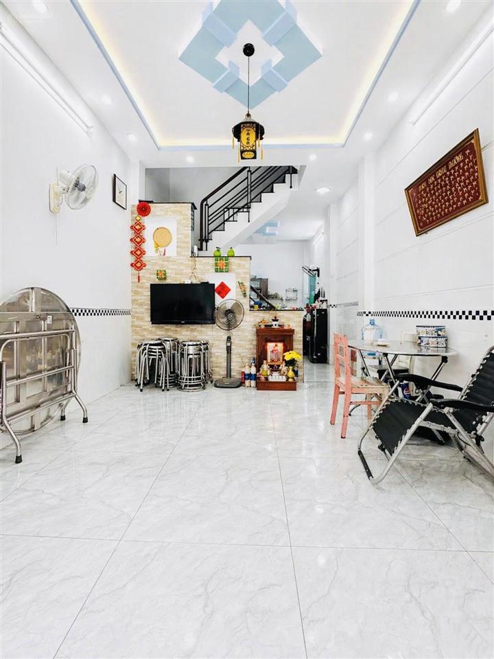 Bán nhà 3 tầng. hẻm 6m thông ô tô ngủ trong nhà. nhỉnh 4 tỷ