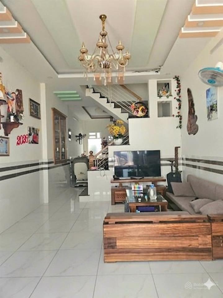 Bán gấp nhà 2 tầng 4m x 17m. nhỉnh 4 tỷ nguyễn văn quá