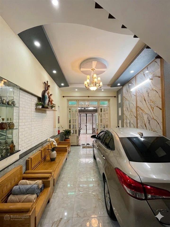 Bán nhà mặt tiền 3 tầng kinh doanh. dt 4m x 17m. giảm còn 6,3 tỷ