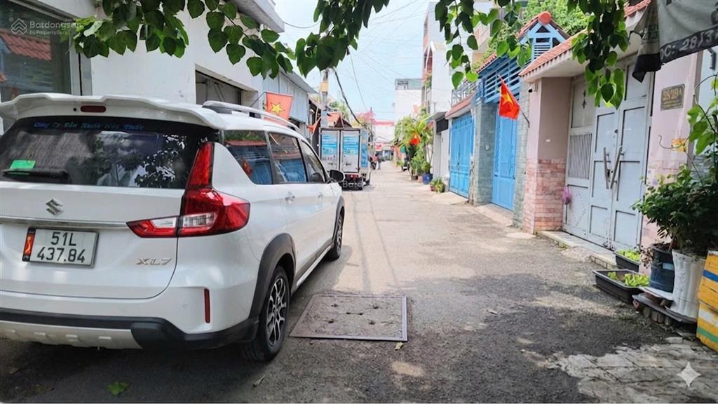 Bán nhà mặt tiền 3 tầng kinh doanh. dt 4m x 17m. giảm còn 6,3 tỷ