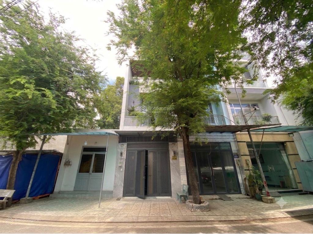 Cần bán gấp nhà 4m x 17,5m. hẻm 2 xe hơi tránh nguyễn văn quá. giá 4 tỷ 390