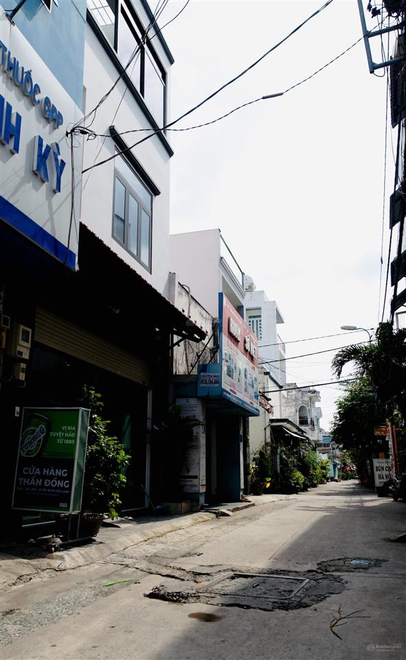 Bán nhà mặt tiền 4,5m x 14m, hậu l 5,6m. giảm còn 5 tỷ 9