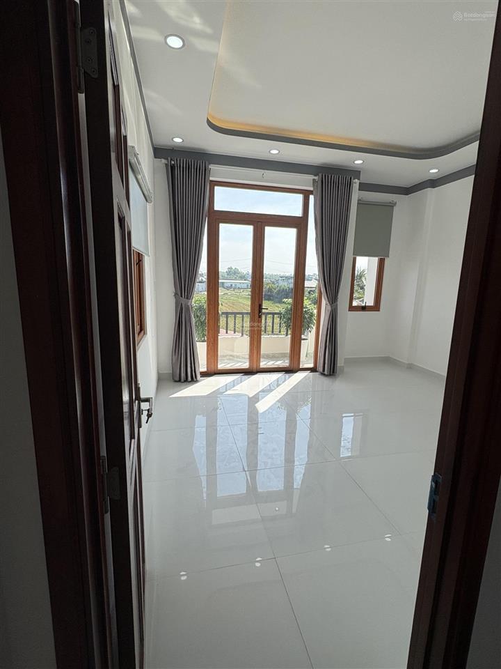Nhà mới đức hòa  long an, xây dựng 137m2, 2 tỷ 490, 4pn, 3wc, sổ hồng riêng