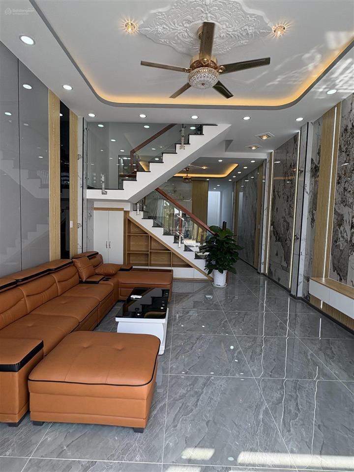 Nhà mới đức hòa  long an, xây dựng 137m2, 2 tỷ 490, 4pn, 3wc, sổ hồng riêng