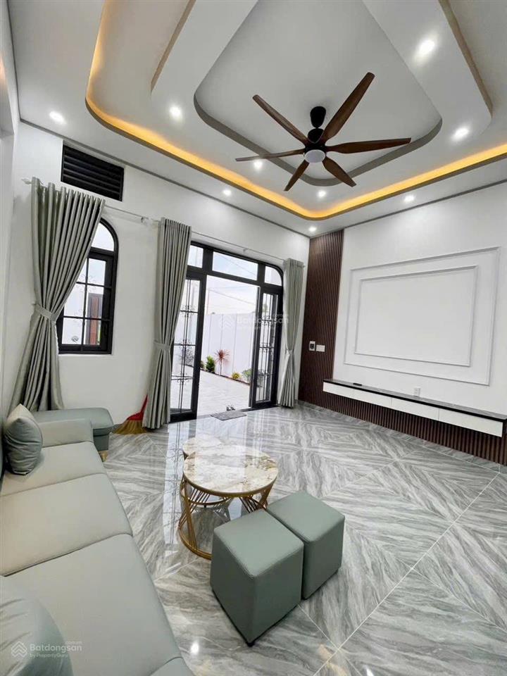 Cần bán gấp nhà mới xây 181m2, 3 phòng ngủ, 2 tầng tại mỹ hạnh. giá 1tỷ850
