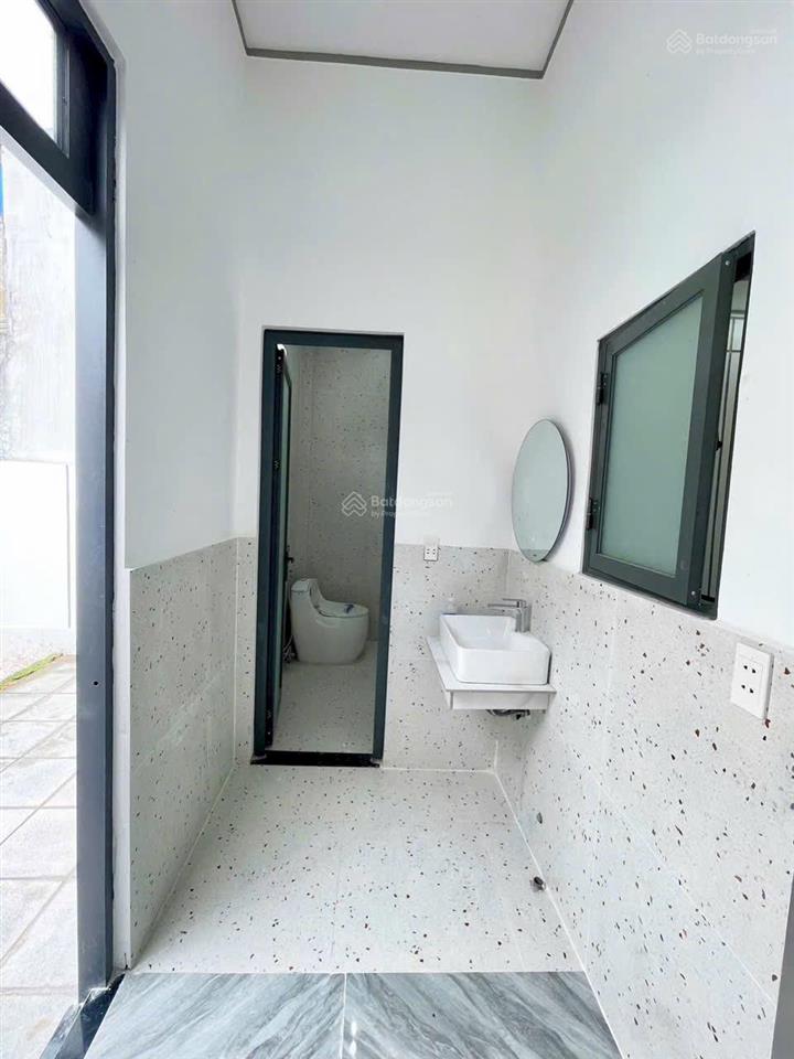Cần bán gấp nhà mới xây 181m2, 3 phòng ngủ, 2 tầng tại mỹ hạnh. giá 1tỷ850