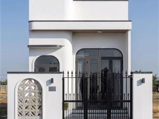 Cần bán gấp nhà mới xây 181m2, 3 phòng ngủ, 2 tầng tại mỹ hạnh. giá 1tỷ850