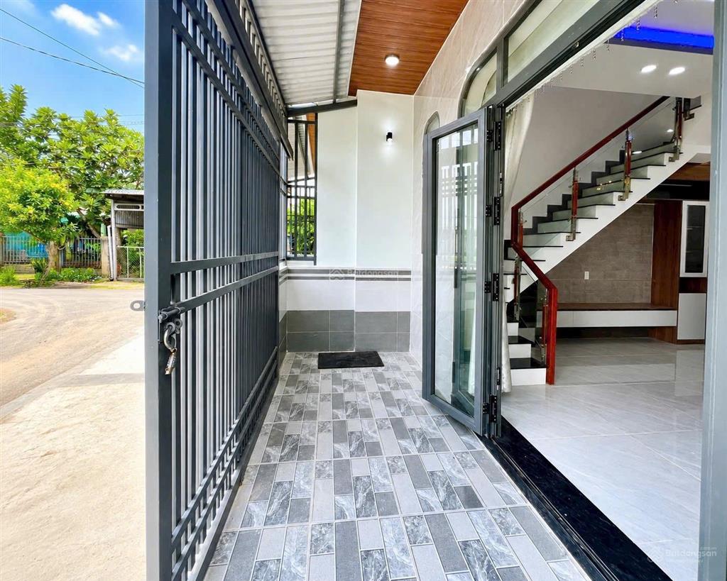 Bán nhà mặt tiền đường nhựa 1 trệt, 1 lầu tại mỹ hạnh bắc, 1,72 tỷ, 2pn, 2wc
