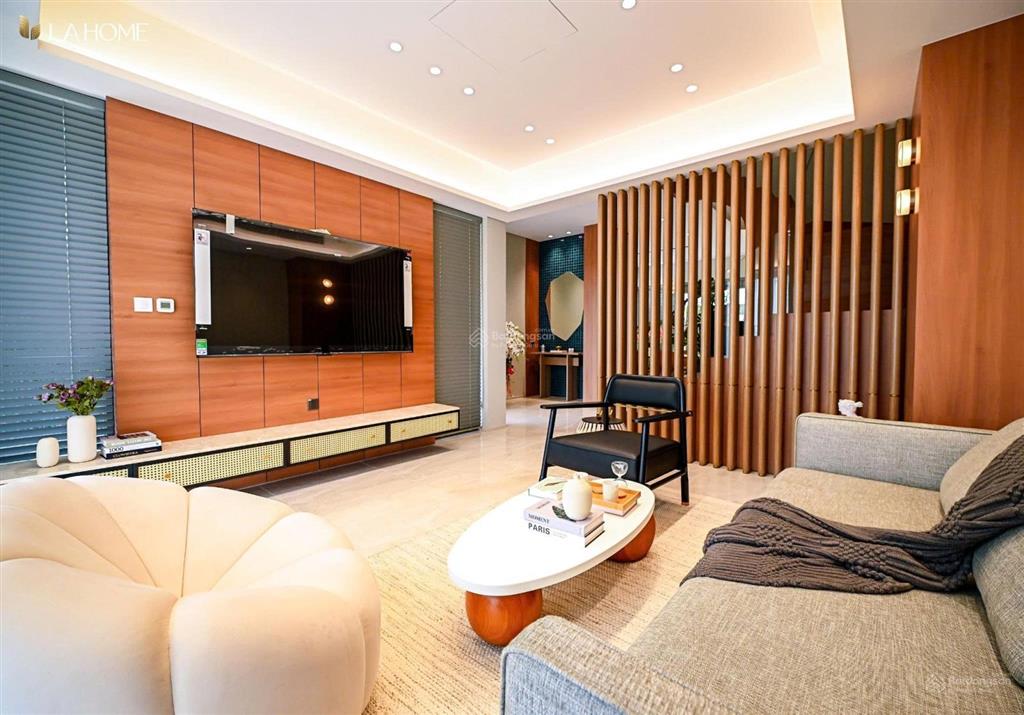 Một trong số ít 1 căn nhà phố hướng đông nam giá tốt để đầu tư  mã căn c14  13