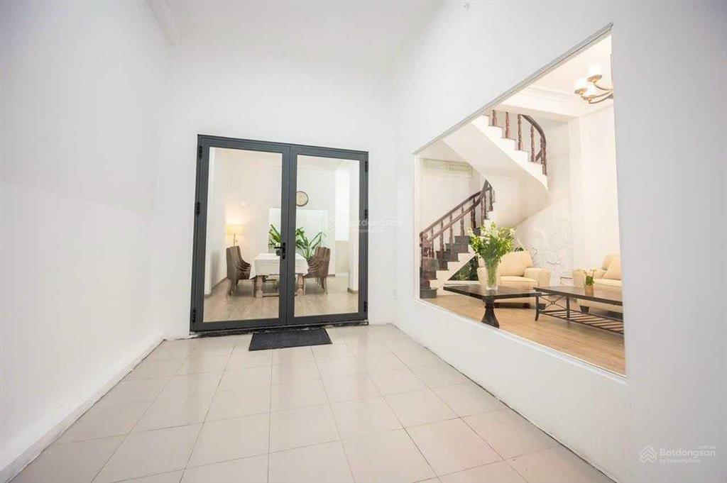 Cho thuê nhà nguyễn thái bình, p12, tân bình. 5x18m 1t 2 lầu