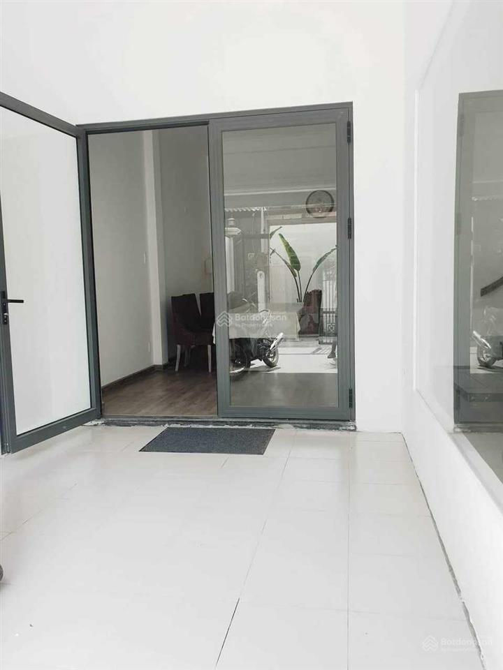 Cho thuê nhà nguyễn thái bình, p12, tân bình. 5x18m 1t 2 lầu