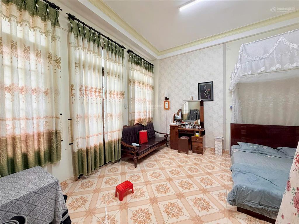 Bán nhà mặt tiền đường thống nhất, khu vực kinh doanh sầm uất  sổ hồng pháp lý rõ ràng.