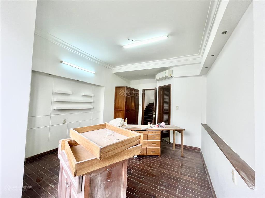Chính chủ bán nhà đang ở hẻm xe hơi trải nhựa 6m 529/ huỳnh văn bánh 2 lầu  40m2