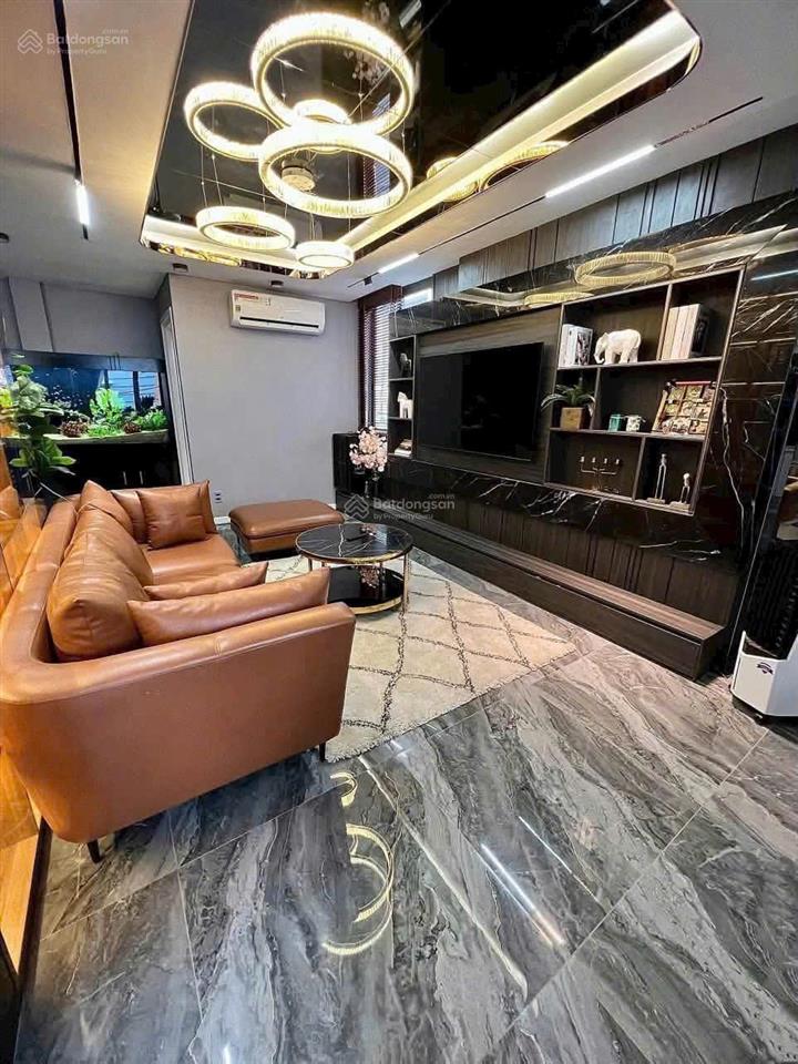 Bán nhà hẻm 8m  247a huỳnh văn bánh, chủ để lại toàn bộ nội thất hiện đại  72.8m2