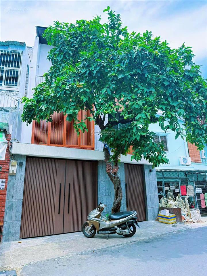 Định cư bán gấp  biệt thự mặt tiền phú nhuận  hoàng văn thụ (6.5x15m) kèm nội thất cc