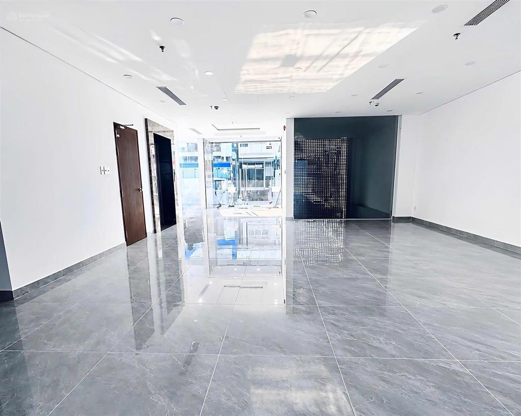 Bán mặt tiền sư vạn hạnh, p.12, quận 10  khai thác dòng tiền cực đỉnh  8x14m
