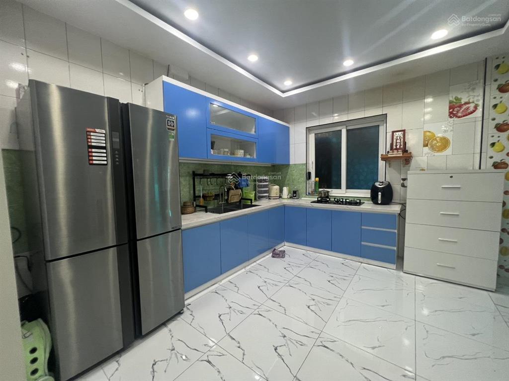 Bán nhà phố khu dân cư sadeco phước kiển a, dt 5*20,1trệt,3 lầu, , có sổ hồng ,giá 12.5ty