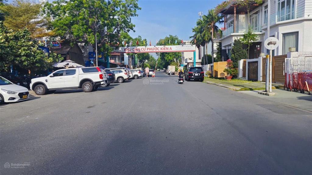 Bán nhà phố khu dân cư sadeco phước kiển a, dt 5*20,1trệt,3 lầu, , có sổ hồng ,giá 12.5ty