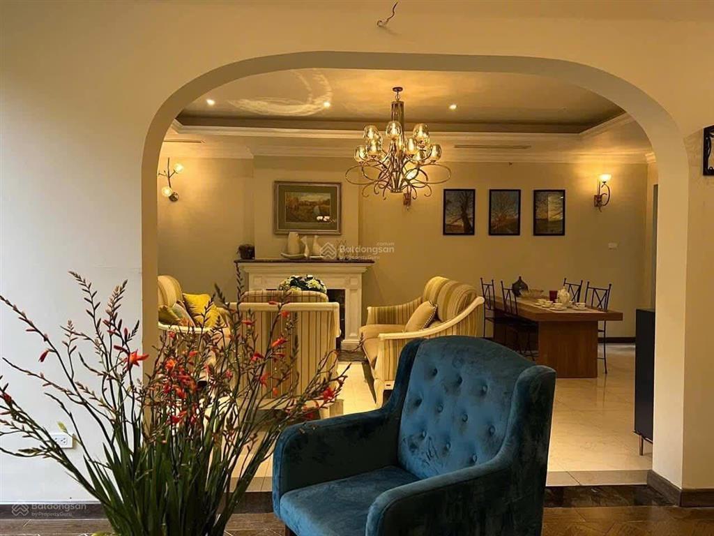 Ciputra tây hồ 350m2 x 4t giá 137 tỷ, lô góc, khu vip đẳng cấp thượng lưu