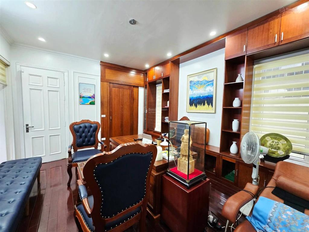 Trần bình  cầu giấy 106m² x 4 tầng mt 6,6m ô tô tránh, sân vườn