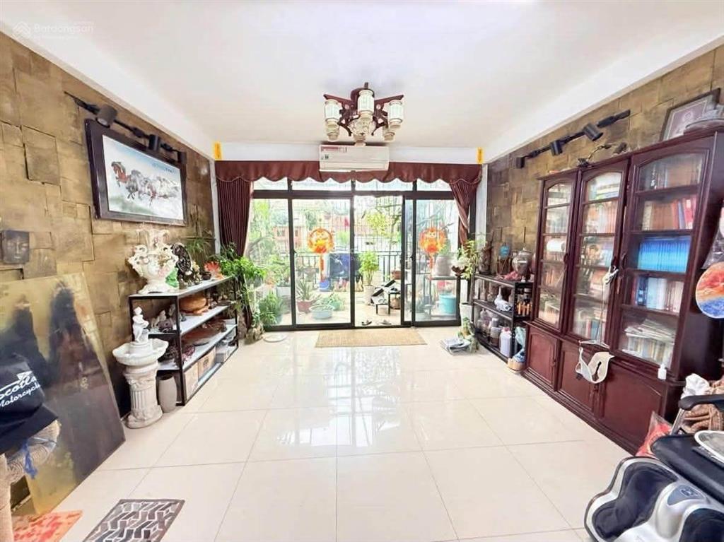 Chùa láng 95m2 x 8 tầng giá 35 tỷ. phân lô ô tô tránh dòng tiền 120tr/tháng