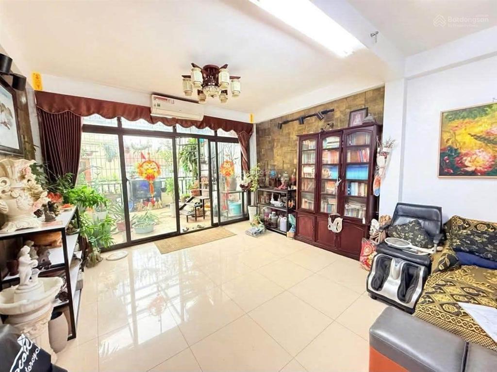 Chùa láng 95m2 x 8 tầng giá 35 tỷ. phân lô ô tô tránh dòng tiền 120tr/tháng