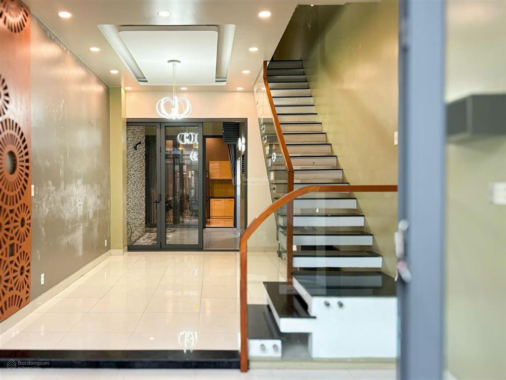 Bán nhà đẹp gần trường chinh, ngã tư an sương quận 12 dọn vào ở ngay