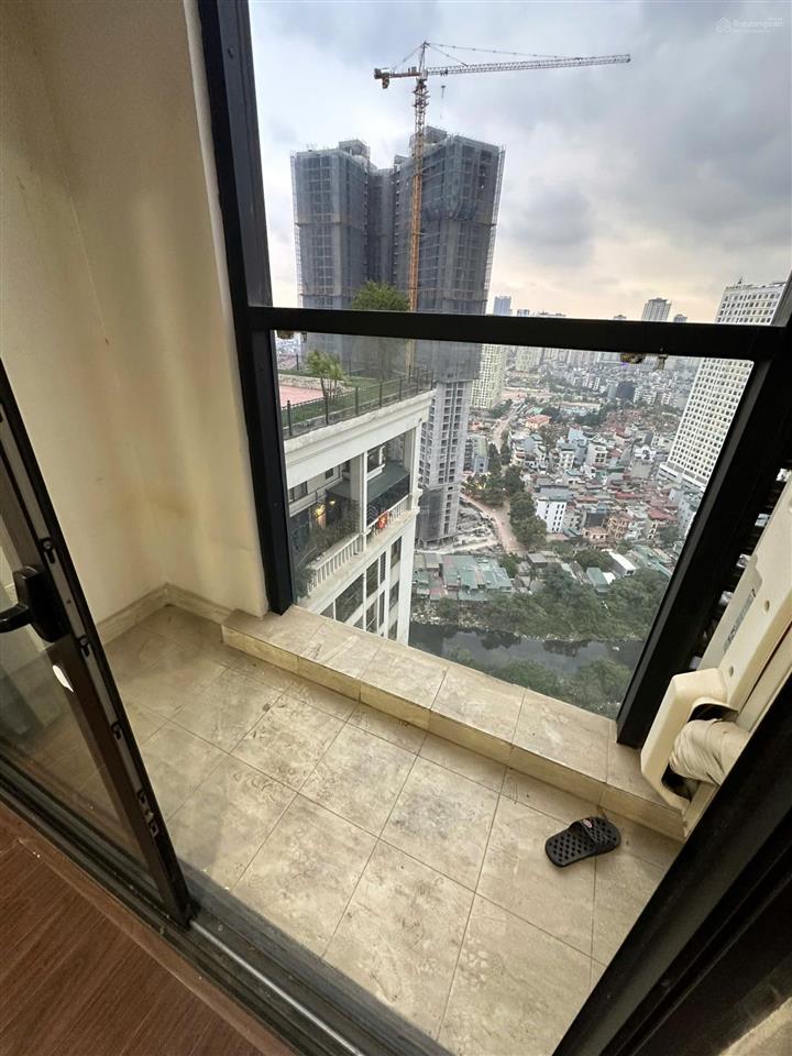 Cắt lỗ hơn 300tr còn 6,950 tỷ giá tốt cho ch 2 phòng ngủ roman plaza,  ngay 0965 179 ***