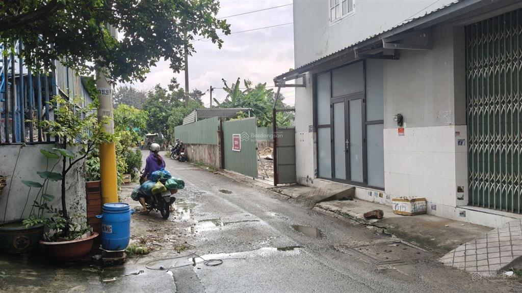 Cho thuê mặt bằng 1000m2 kho 350m2 gần ngã tư bình phước giá chỉ 25tr/tháng