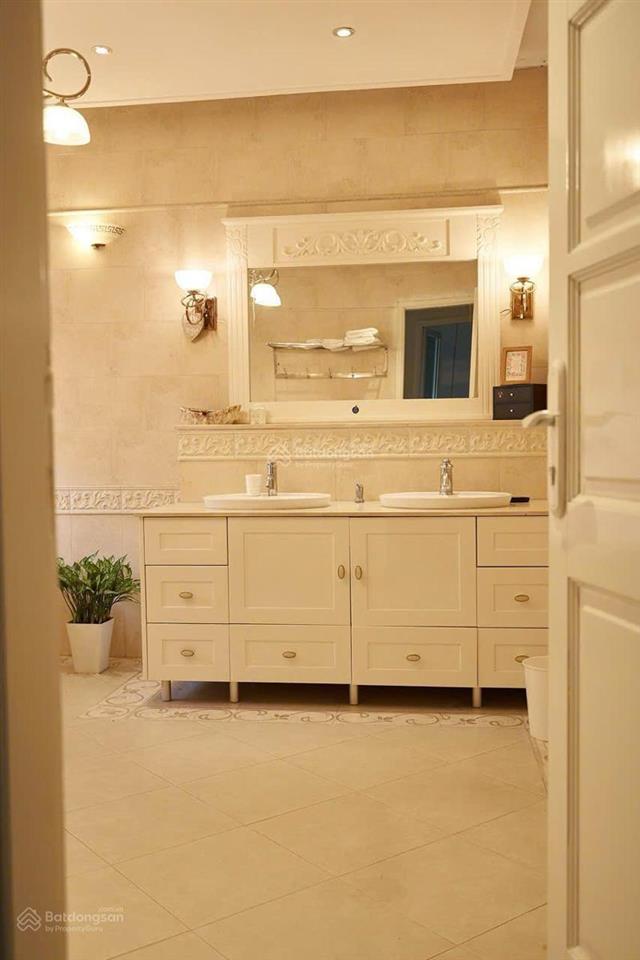 Bán biệt thự ciputra giá tốt 180m2, mt 9m, 4 tầng, đường 30m vỉa hè rộng, nội thất mới đẹp, ở luôn