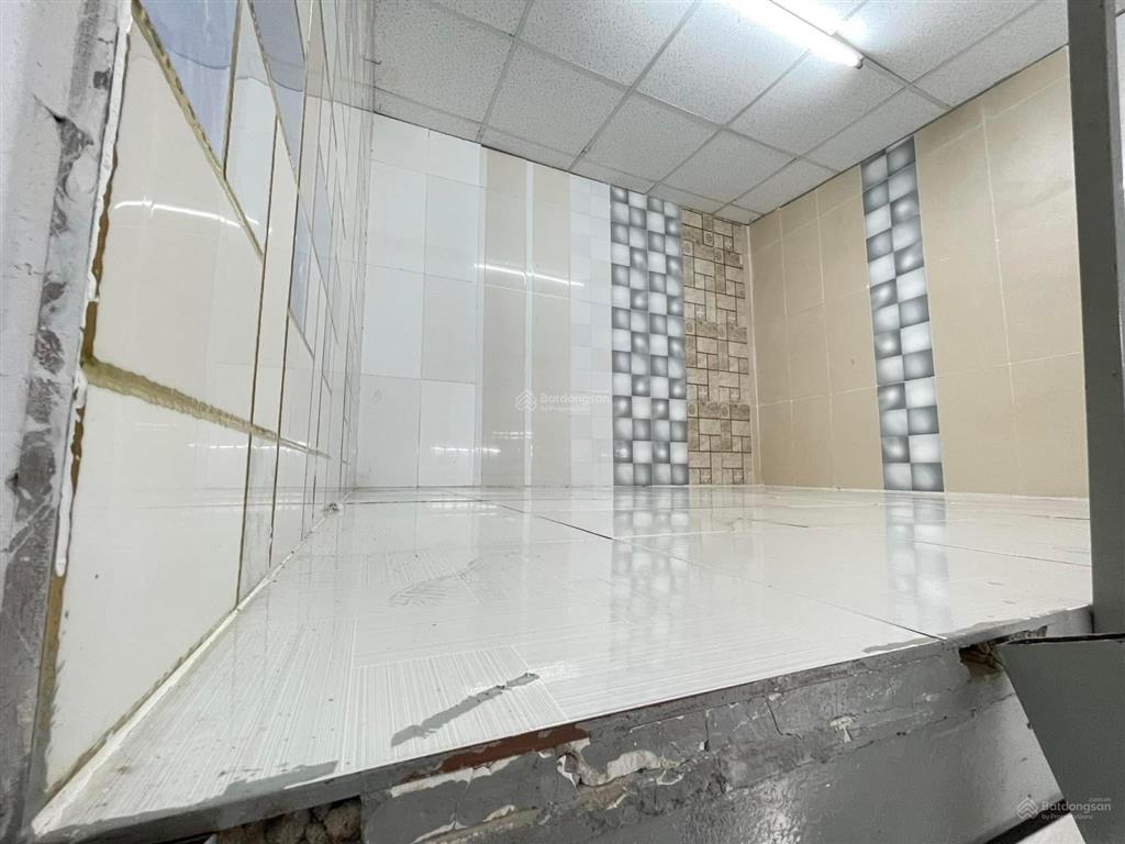 Trọ gác cao 2 mét gần vòng xoay phú lâm có chi phí rẻ