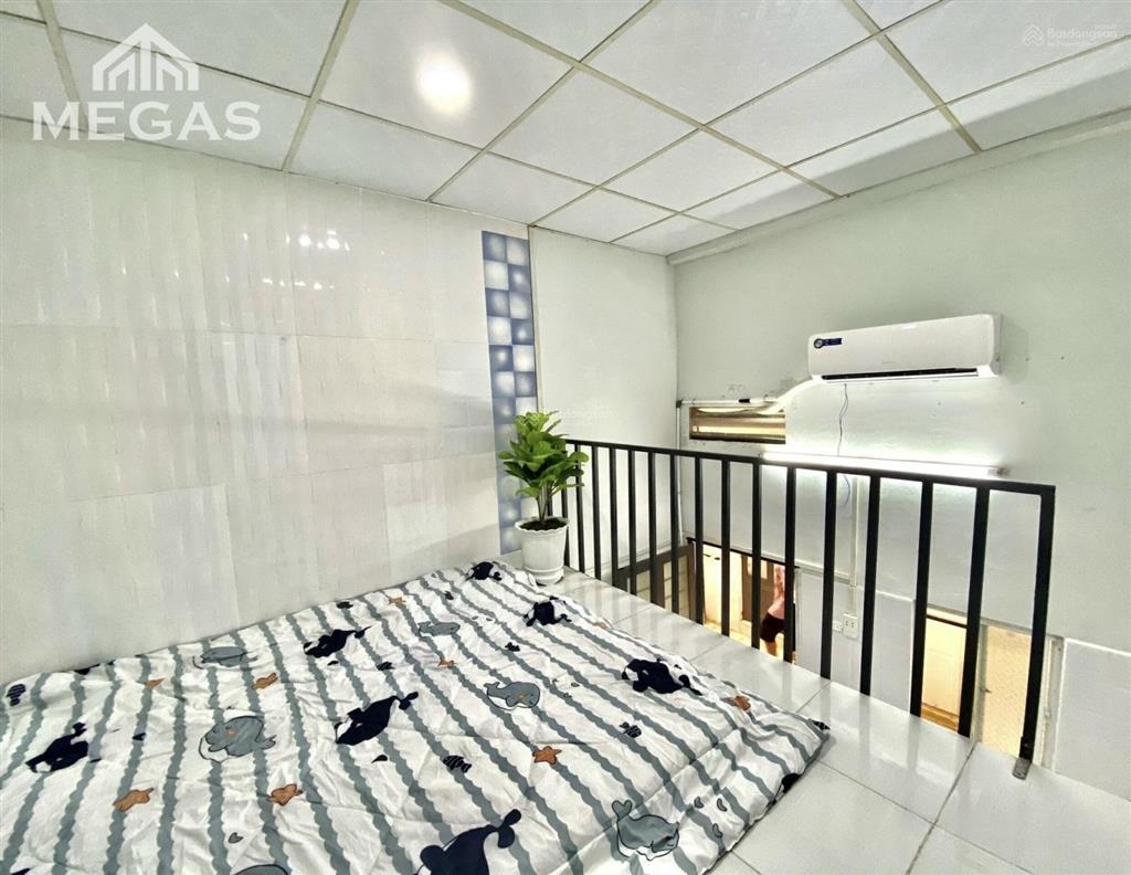  phòng trọ gác cao 2 mét, phòng trống, dịch vụ đầy đủ, gần bà hom ngay tỉnh lộ 10