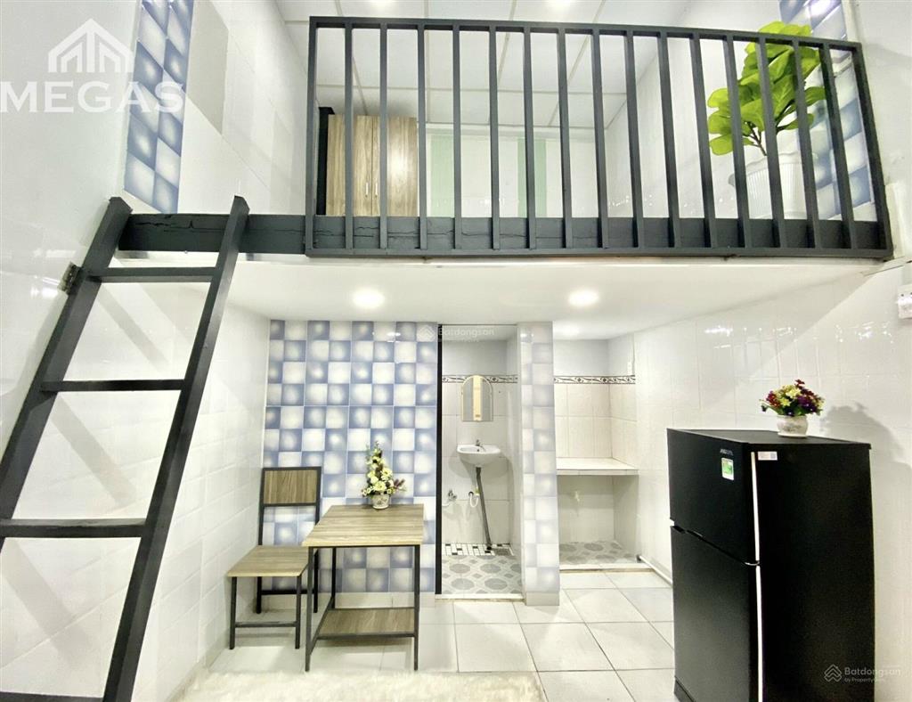  phòng trọ gác cao 2 mét, phòng trống, dịch vụ đầy đủ, gần bà hom ngay tỉnh lộ 10
