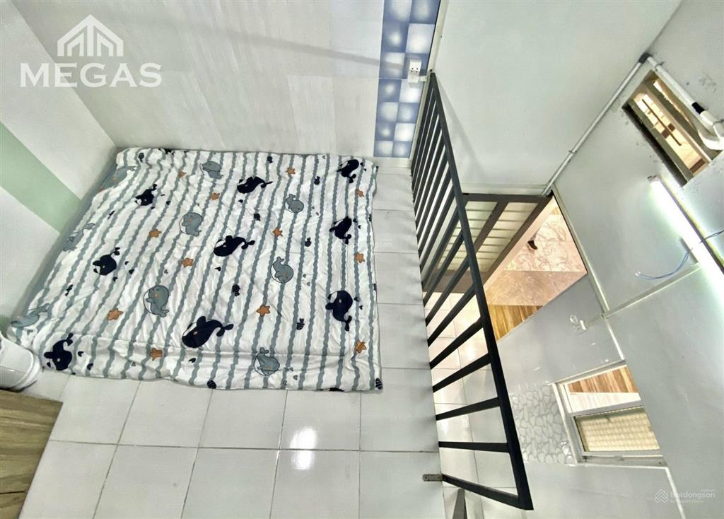  phòng trọ gác cao 2 mét, phòng trống, dịch vụ đầy đủ, gần bà hom ngay tỉnh lộ 10