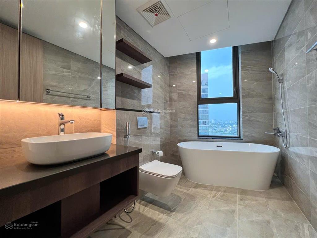 Cho thuê căn 3pn2wc không nội thất giá 67,5tr/tháng, view sông trực diện, xem nhà 24/7