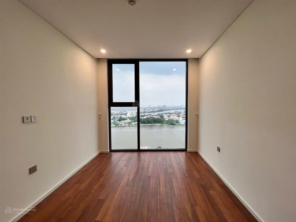 Cho thuê căn 3pn2wc không nội thất giá 67,5tr/tháng, view sông trực diện, xem nhà 24/7