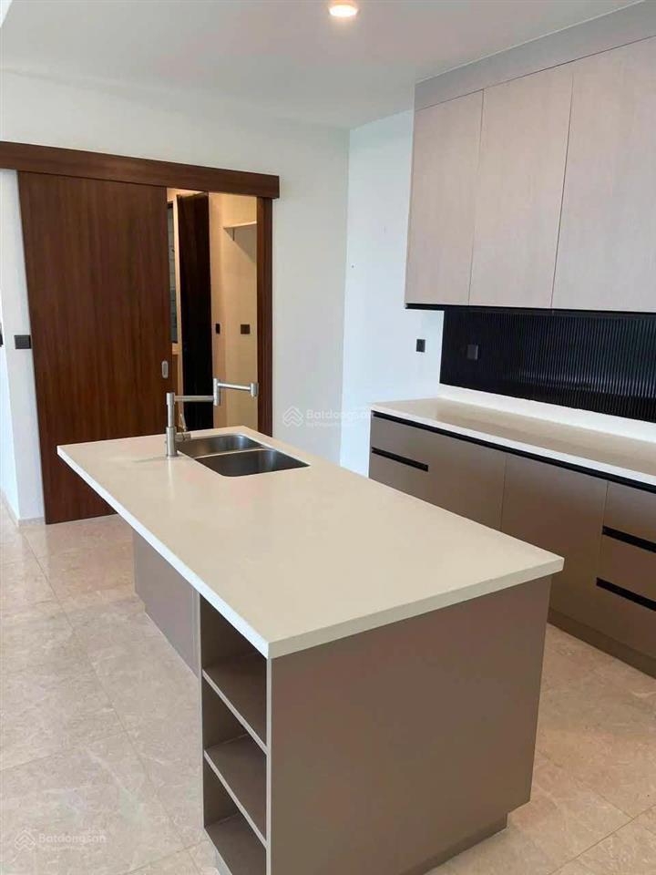 Căn hiếm 3pn "không có nội thất" tại d'edge 135m2 70tr/tháng, trống sẵn vào liền, xem nhà 24/7
