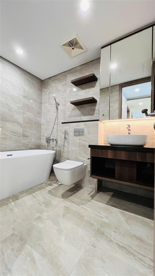 Căn 2pn2wc 42tr/tháng, nội thất cao cấp, tầng cao view landmark 81, trống sẵn hỗ trợ xem nhà 24/7