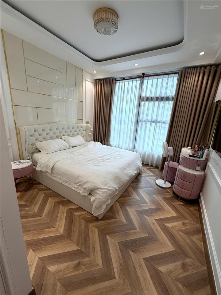 Căn hộ 3pn2wc 133m2 full nội thất cao cấp, 55tr/tháng, căn góc ôm trọn sông + landmark 81, xem dễ