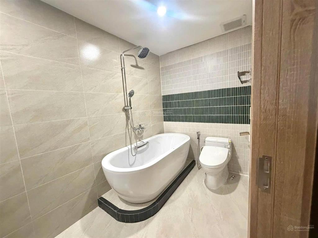 City garden 3pn2wc 140m2 50tr/tháng (đã bao gồm phí ql), giá tốt, tầng cao view thoáng, xem dễ