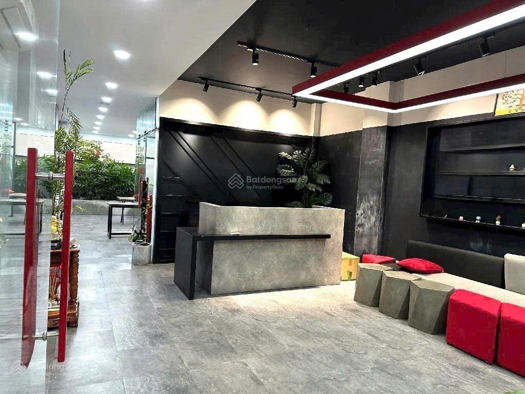 Cho thuê nhà 40/12 nguyễn văn đậu, p6, bình thạnh. 1 trệt lửng 3 lầu sân thượng. thang máy, pccc.