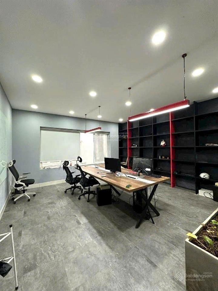 Cho thuê nhà 40/12 nguyễn văn đậu, p6, bình thạnh. 1 trệt lửng 3 lầu sân thượng. thang máy, pccc.