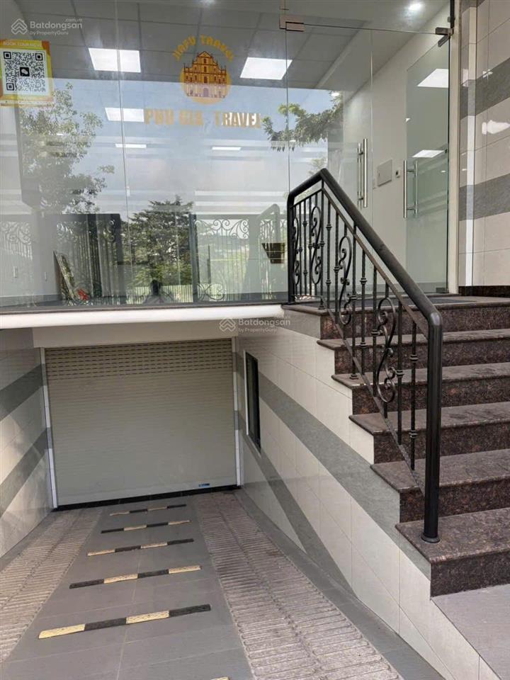 Cho thuê nhà mới hẻm xe hơi số 20 lê quý đôn, phường 12, quận phú nhuận.