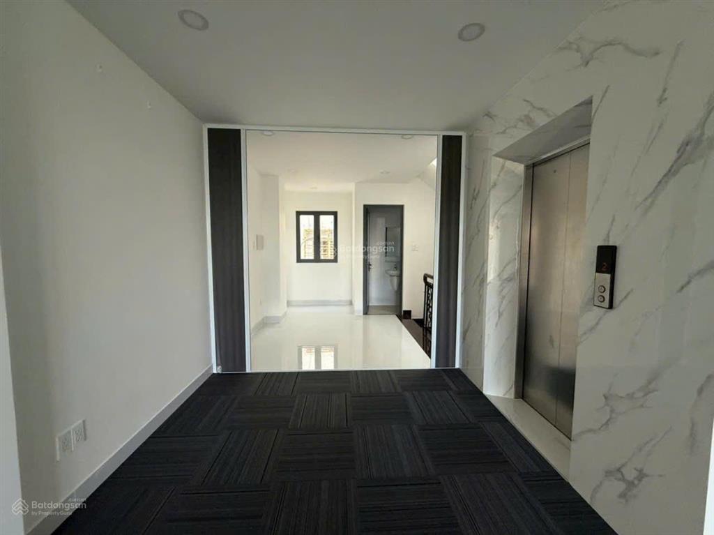 Cho thuê nhà mới hẻm xe hơi số 20 lê quý đôn, phường 12, quận phú nhuận.