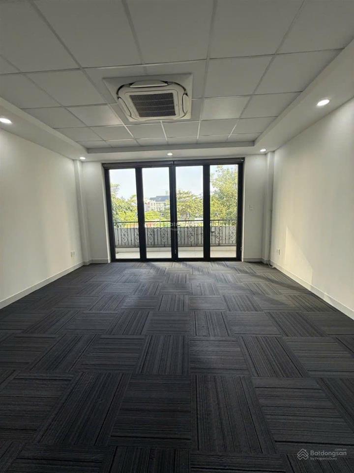 Cho thuê nhà mới hẻm xe hơi số 20 lê quý đôn, phường 12, quận phú nhuận.
