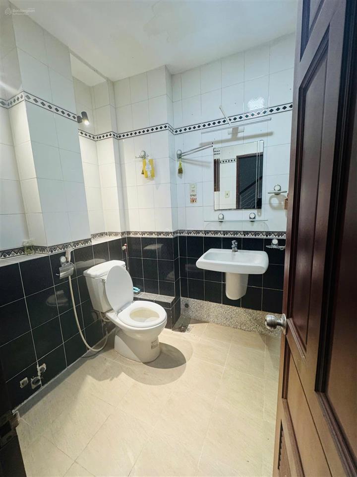 Cho thuê nhà 136/7c vạn kiếp, phường 1, bình thạnh