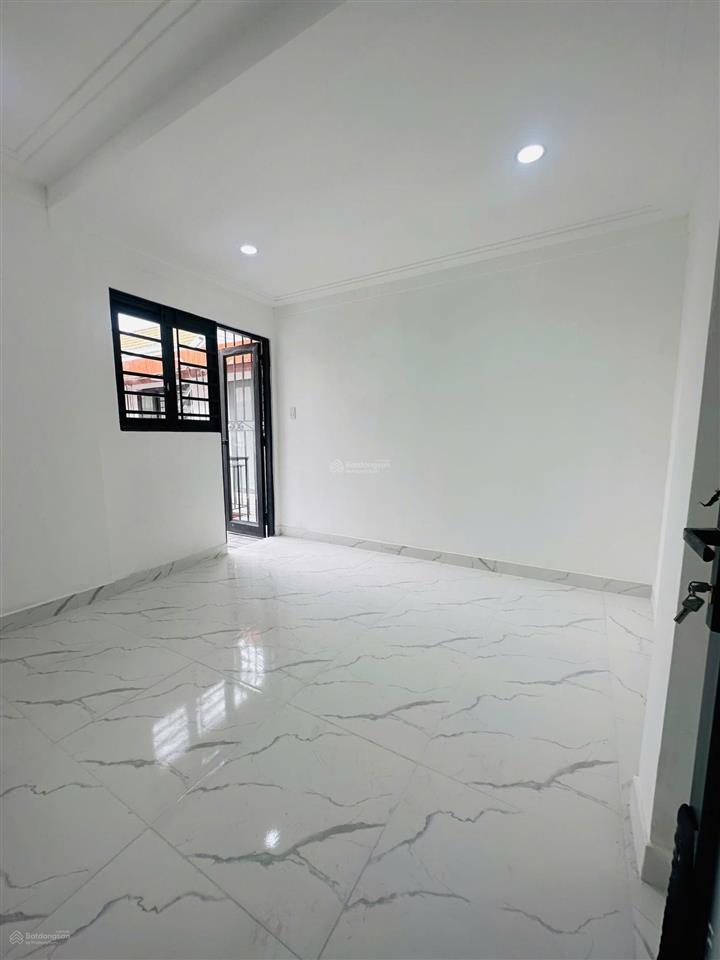 Bán nhà riêng tại lê thị riêng, 888 triệu, dtsd 49m2, 2pn, sổ chung đồng sở hữu